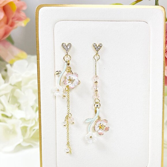 Handmade Sakura Flower Dangle MisMatch Earrings - Picture 6 of 6